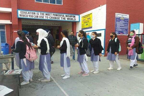 Jammu and Kashmir returned to normal routine, all educational institutions, cinema and restaurants opened&nbsp;