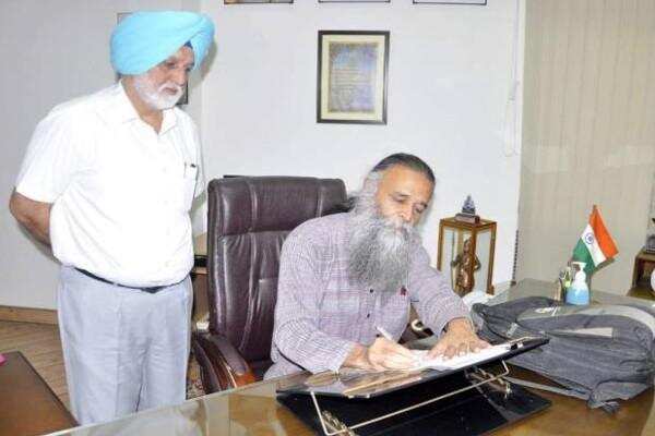 I will take my own salary after everyone gets salary: Prof. Arvid