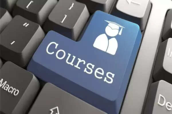 Four courses will be made online in central university