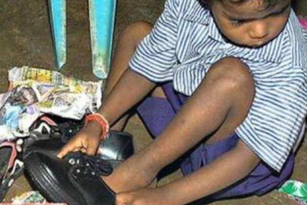 2.37 crore shoes and socks will distribute in council schools