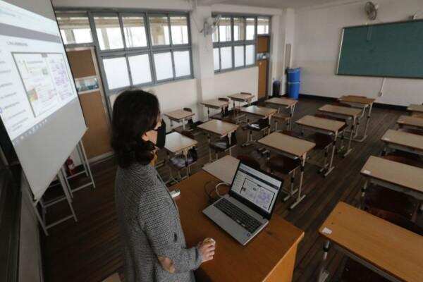 Higher education department bought 70 crores furniture for 287 government colleges