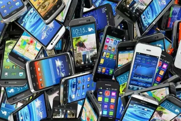 Trouble due to closure of mobile repair and stationary shops, online education of children affected