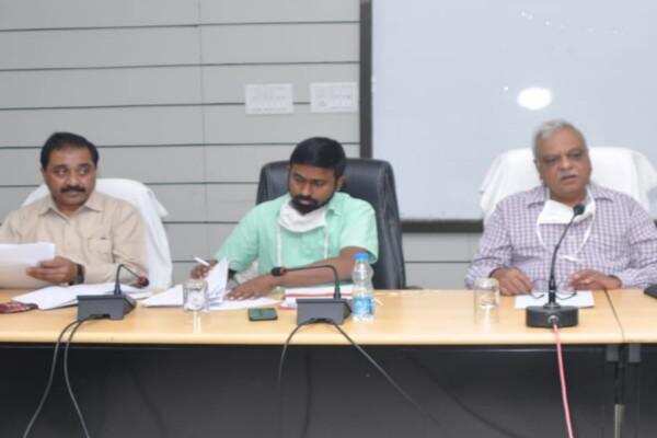 Principal Secretary School Education Dr. Alok Shukla took the class of District Education Officers