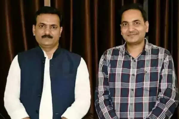 UP: The education minister’s brother resigned as assistant professor, controversy was raised over the appointment of poor quota