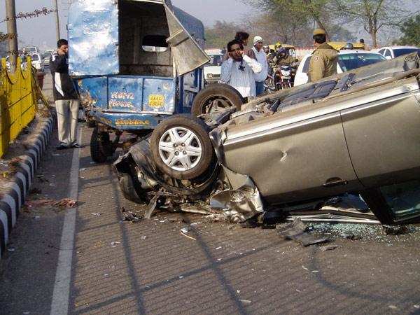 10 Horrific Accidents in India that You Just Can’t Dare to Watch!