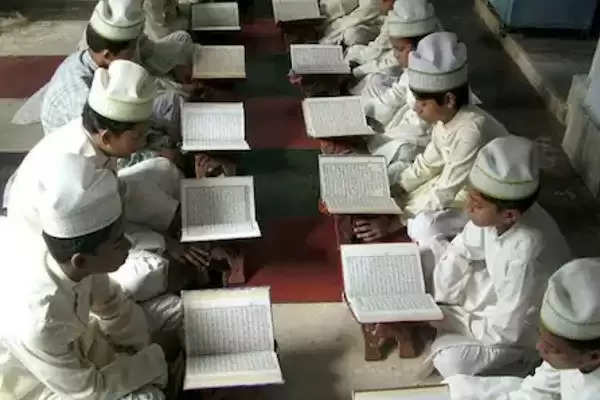 UP Education: Madrasa students of UP will also be able to get admission in central universities, will be admitted in the army