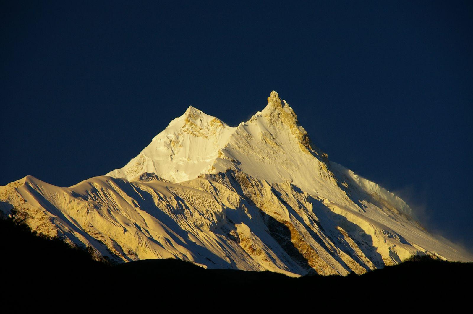 20 Biggest Mountain Peaks in the World