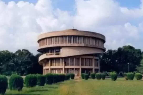 The city has a distinct identity in the field of education, students get the best education in low fees