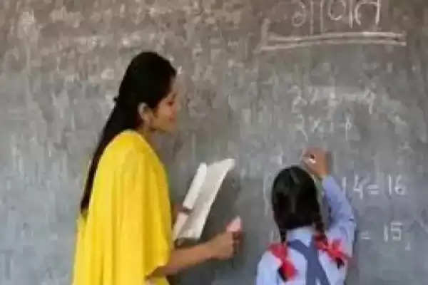 Neither CCL nor maternity leave facility to female guest teachers