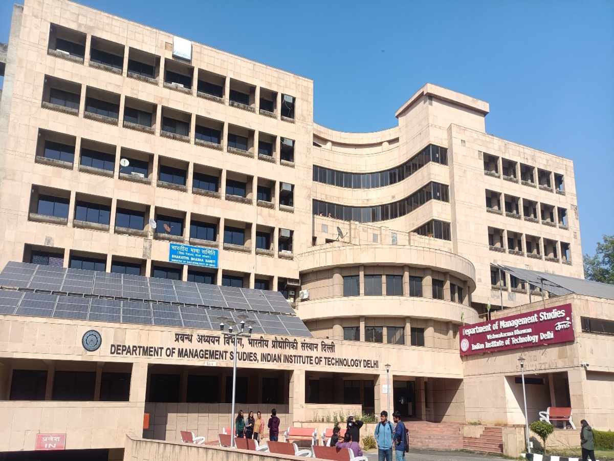 naukrinama.com - IIT Delhi Launches Robotics Executive Program for Aspiring Professionals