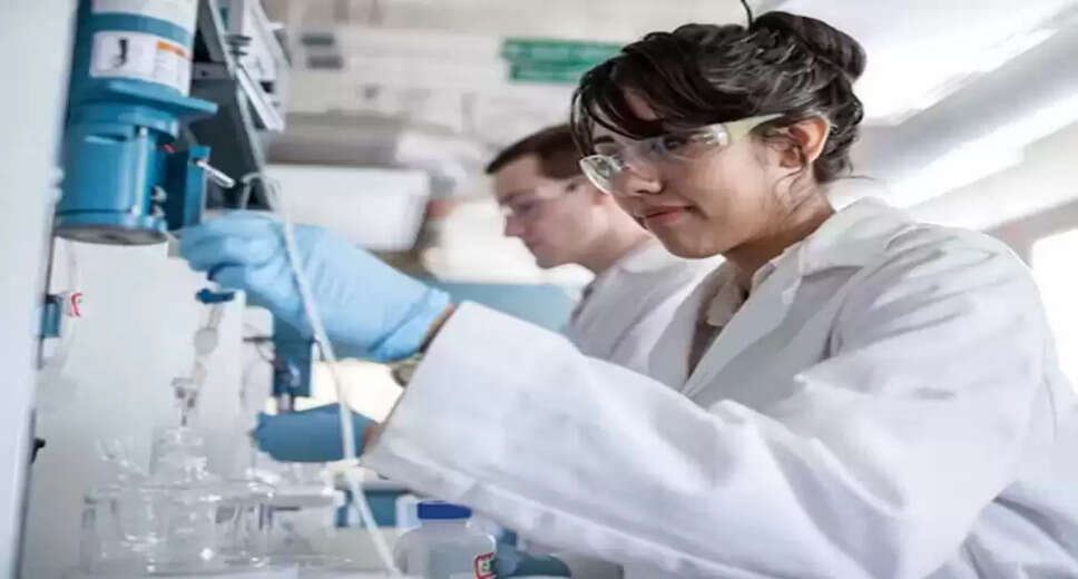 Choosing Between B.Tech in Chemical Engineering and Industrial Chemistry: A Comprehensive Guide