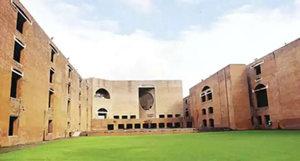 IIM Ahmedabad Achieves Impressive Placement Results for MBA-PGP 2025 Batch
