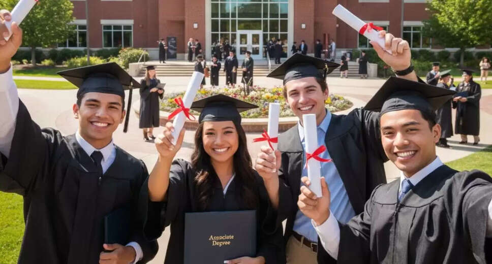 Understanding the Benefits of an Associate Degree in the USA