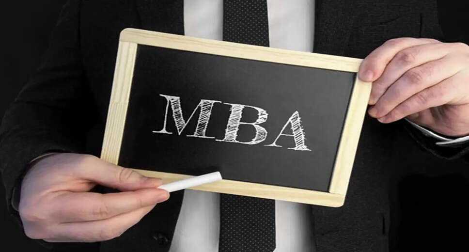 Indian School of Business Achieves Record Job Offers for MBA Graduates