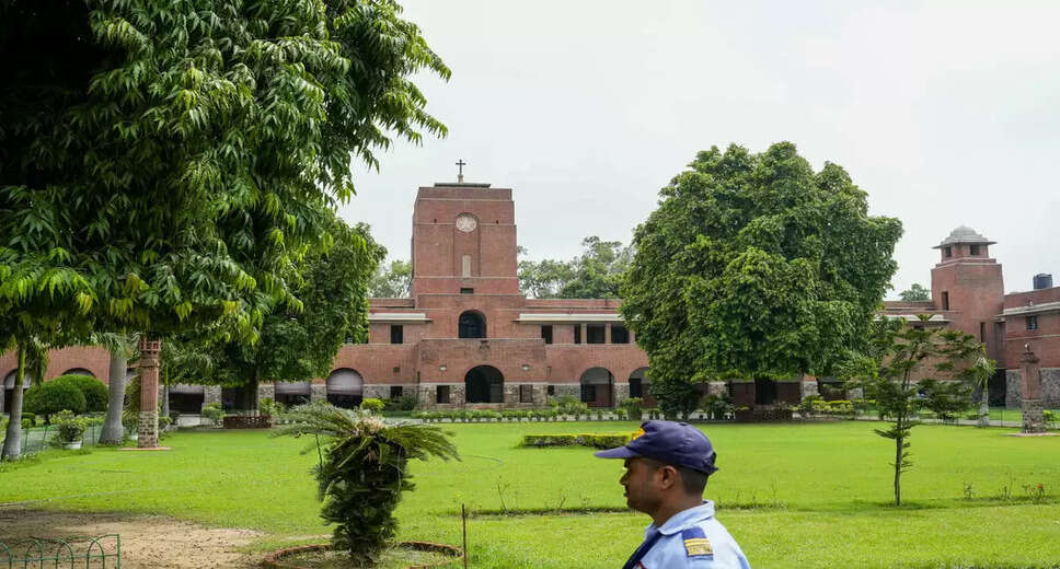 Delhi University Releases Fifth Cut-Off List for Non-Collegiate Women Education Board Admissions