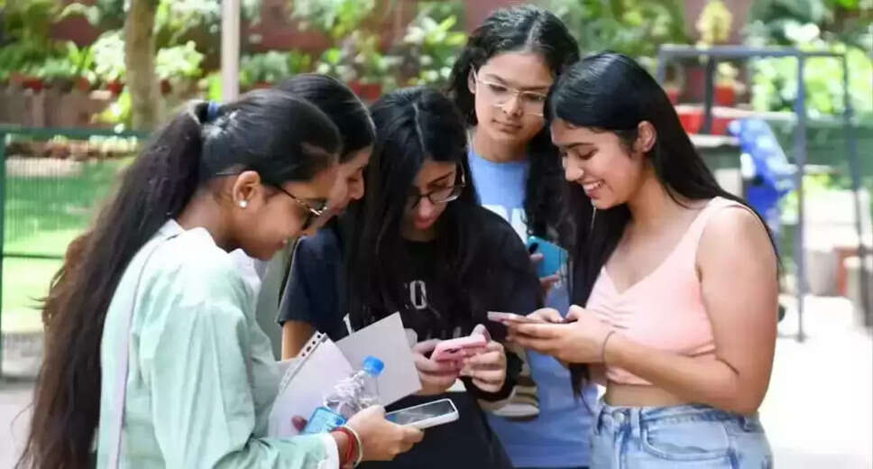 Bihar Government Offers Rs 50,000 Incentive for Graduate Students