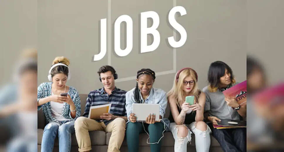 Gamers Invited to Become Air Traffic Controllers: A Unique Career Opportunity