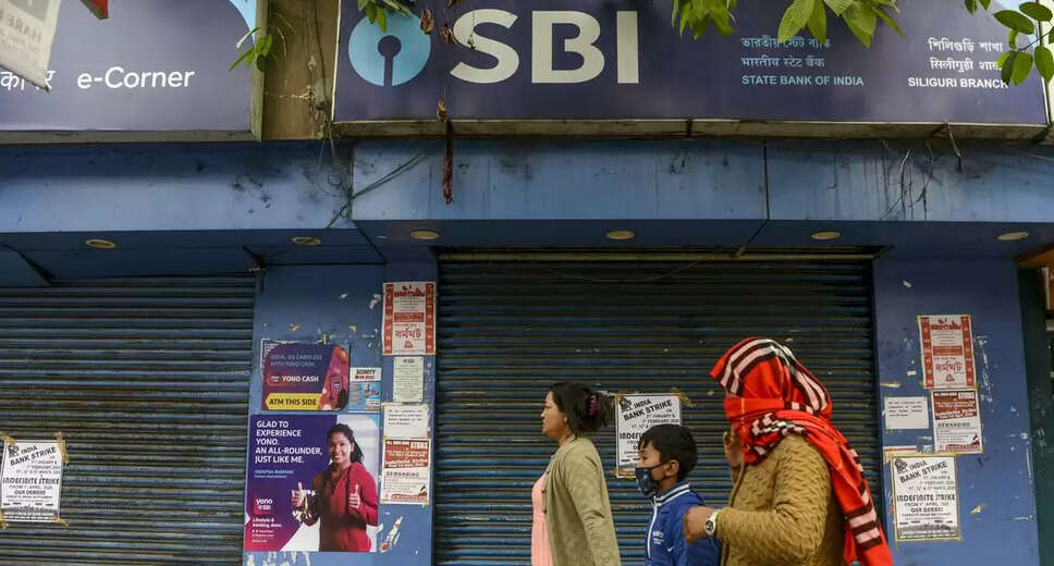 SBI Releases Preliminary Admit Card for Junior Associates Exam 2025