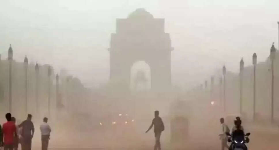 Delhi-NCR Schools Transition to Hybrid Learning Amid Severe Air Pollution