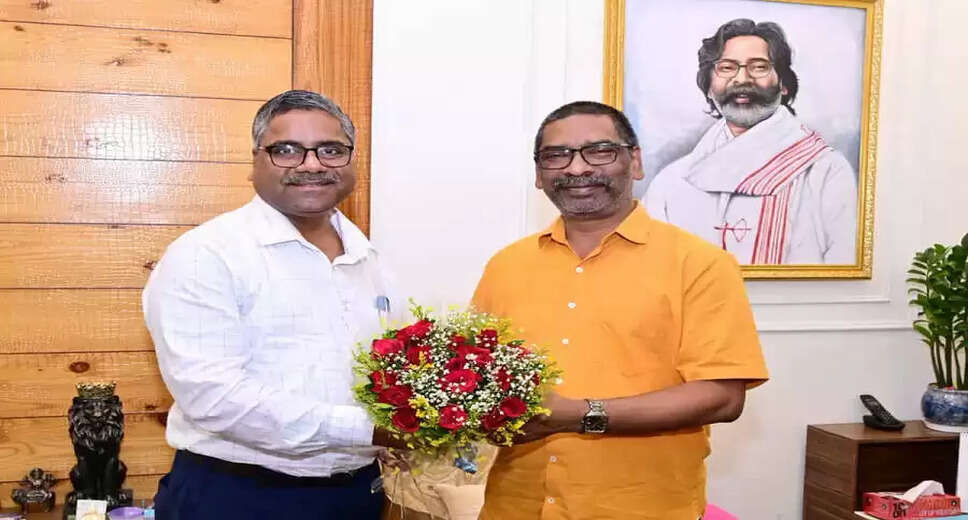 IIIT Ranchi Director Discusses Future Plans with Jharkhand Chief Minister