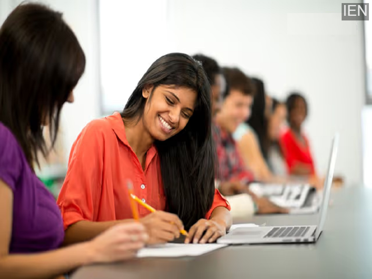 naukrinama.com - Top Government Job Opportunities for B.Tech Graduates in 2026