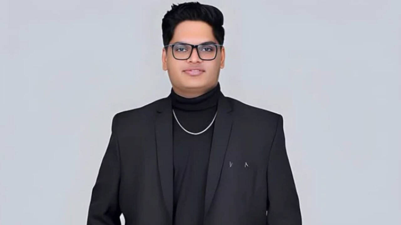 naukrinama.com - Young Entrepreneur Yash Suryavanshi: From Bullying to Building a Financial Empire