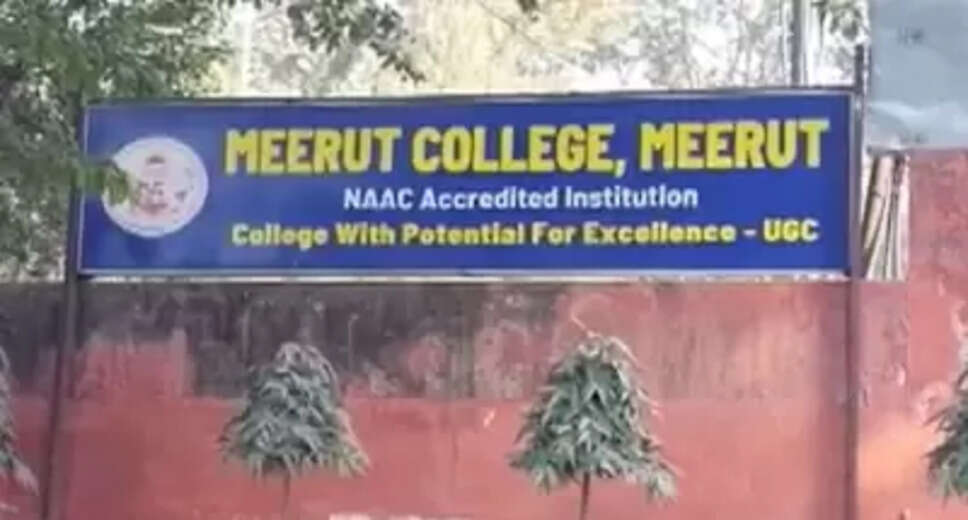 Meerut (UP), Jan 17 (IANS) Three youths have been detained after two student groups clashed and opened fire in a Meerut college. The incident took place two days after a former college student was assaulted, allegedly by a current student leader of the institution. No one suffered injuries in the firing incident but panic gripped the area. Circle Officer, Civil Lines, Arvind Chaurasia, said: "We have detained three youths, and a search is on to nab others involved in the firing. Two outsiders were cornered by college students and were being thrashed. We took the outsiders into our custody." According to reports, two days ago, former Meerut College student Pushpender Singh was allegedly beaten by a current student leader, Vijit Talyan, in Begum Bagh locality. The clash was in retaliation to the incident. Pushpender Singh has been admitted to a hospital with injuries. The CO said: "A student, Priyanshu Singh, who was part of Talyan's group was targeted during the attack but he had locked himself in a room. Preliminary investigation revealed that it is a fight between two student groups." The police have filed an FIR against unnamed accused for rioting and using firearms as the identification process is on. Police are yet to reveal the identity of the three detained youths. Meanwhile, Talyan claimed that 5 rounds were fired when a group of 10-15 outsiders attacked the college students.