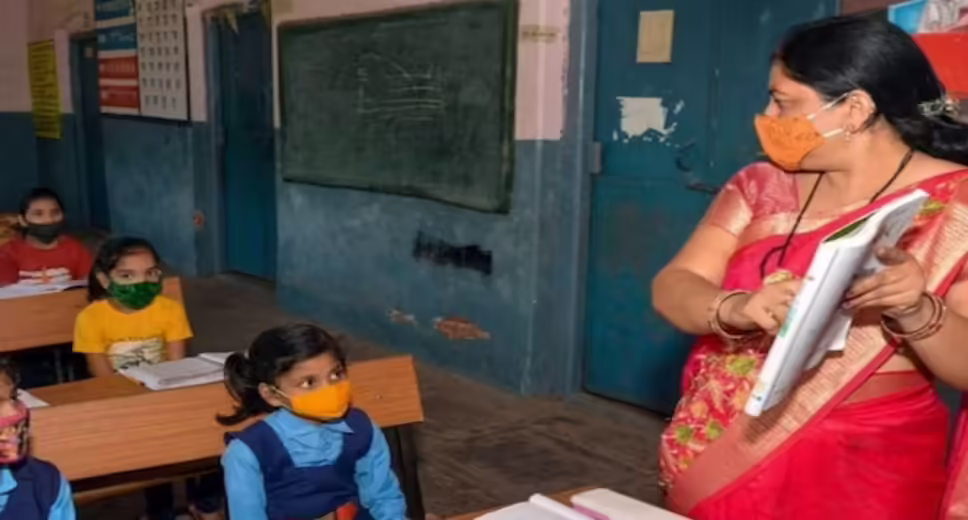 On Wednesday, Puducherry's Home and Education Minister A Namassivayam announced that teachers working in government-aided schools in the Union Territory would receive salaries in accordance with the Central Seventh Pay commission's recommendation. The government has issued an order to disburse salaries as per the report. As Puducherry is a Union Territory, it follows the salary and allowance pattern for employees in the territorial administration on par with the system prevailing in the Central sector. A delegation of teachers of aided schools thanked the Home Minister for the announcement. Meanwhile, Chief Minister N Rangasamy has instructed the police department to crack down on "ganja" peddlers in the Union Territory and keep a close watch on the alleged sale of ganja and other narcotics. He also stated that a separate wing would be formed in the police department to handle the crime of ganja sales. In regards to the spread of influenza A virus (H3N2), Rangasamy urged the public not to panic as government hospitals and primary health centers are operating separate booths to treat those with complaints of influenza. He assured that all hospitals were fully equipped to handle any emergency and that the Health department had reported that the number of cases would decrease by the end of the month.