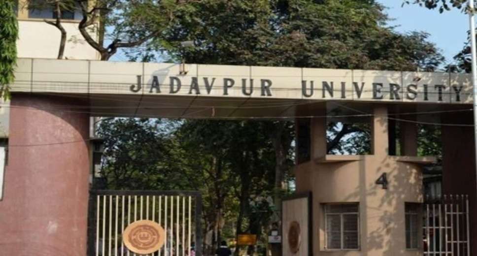 Jadavpur University Defies Governor, Holds Convocation Amid VC Controversy