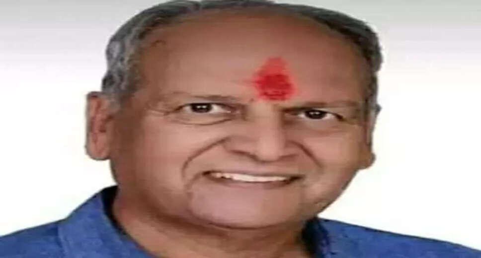 Jaipur, Dec 14 (IANS) Former minister and senior Congress MLA from Rajasthan's Sangod, Bharat Singh Kundanpur has written a letter to the Kota district collector regarding the suicide of students. In his letter, Kundanpur said, "The political influence of the coaching institutes is quite strong and the administration also seems to be affected by them as a large number of officers get their postings done in Kota only for their getting children admitted to these coaching institutes." He suggested that the police investigate the role of coaching institutes in suicides committed by the students and prima facie register an FIR against them. Kundanpur said in the letter that Kota is known all over the country for coaching classes. Students from different states come here in large numbers. The city has become a coaching hub while these coaching institutes have become profitable businesses. In the race to deliver good results, the coaching houses have become the reason behind the huge pressure falling on the students. The pressure of studies is also one of the reasons for the suicide by students. After the suicide of a student, the police lodges an FIR in the case, and there is no responsibility of the coaching institute, he said. The MLA has been writing letters to the Chief Minister and other high officials against several burning issues like illegal mining. Recently, he had written a letter to Chief Minister Ashok Gehlot, demanding the dismissal of the mining minister and calling him (minister) an accused in illegal mining.