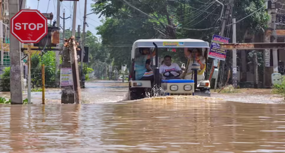 Schools in Noida to Stay Shut Tomorrow as Yamuna Crosses Danger Mark