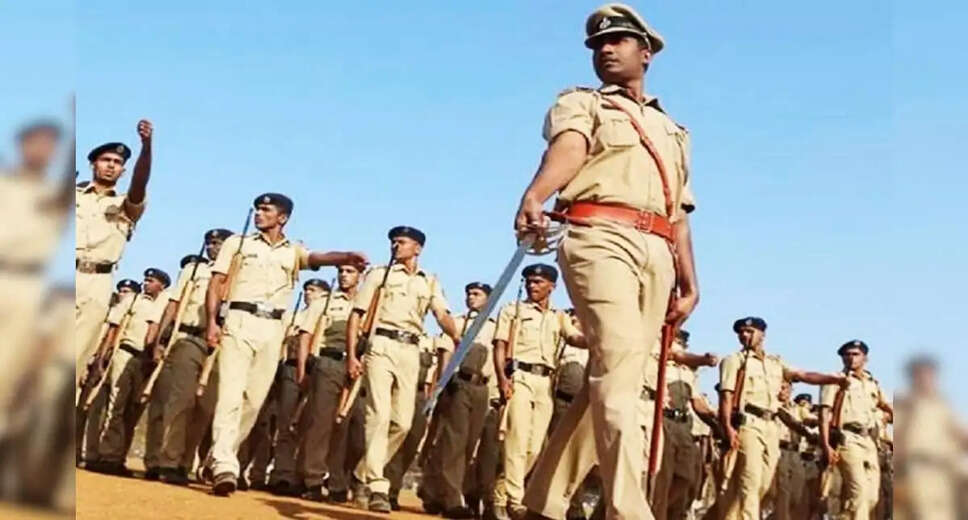 Delhi Police to Hire 13,013 Constables, LG Emphasizes Women's Recruitment