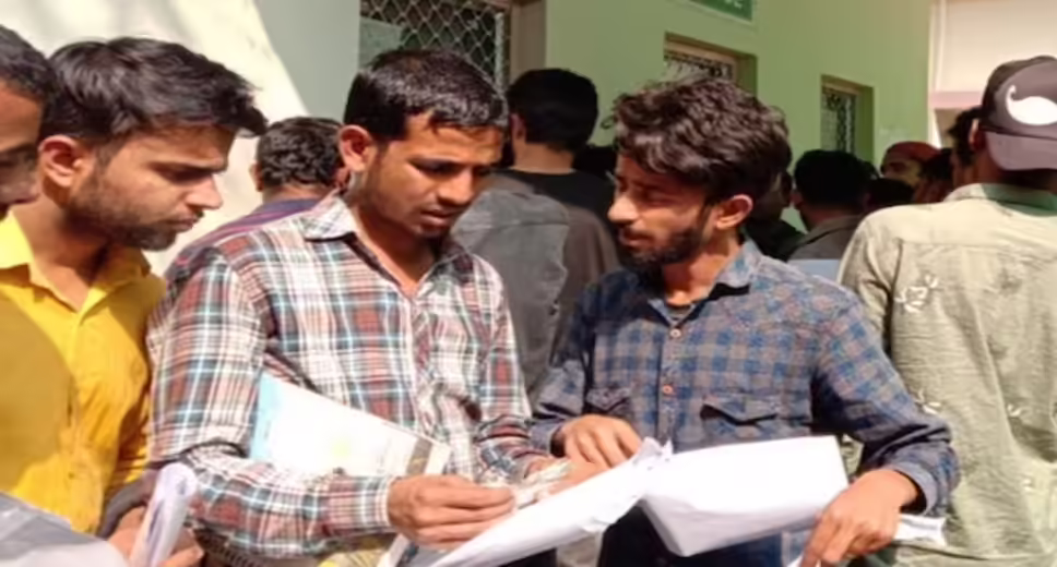 The Staff Selection Commission (SSC) has announced the final results of the Combined Graduate Level Examination (SSC CGL) 2021. Candidates who took the exam can access their results on the official website at ssc.nic.in. A total of 7,541 applicants have been provisionally selected for appointment, with the allocation of posts made on the basis of the merit-cum-preference of posts given by the candidates during document verification. Details about the post-wise and category-wise breakdown of applicants selected for various posts against the vacancies reported by the user departments, as well as information on the last selected candidates' cut-offs for each post, have been published on the main site. The Skill Exam for SSC CGL 2021 was conducted on January 4 and 5. It is worth noting that the Commission will upload the detailed marks of both selected and non-selected candidates on the main site on March 23. This feature will be available until April 6. In the meantime, candidates can use their Registered ID and password to check their marks on the candidate portal.