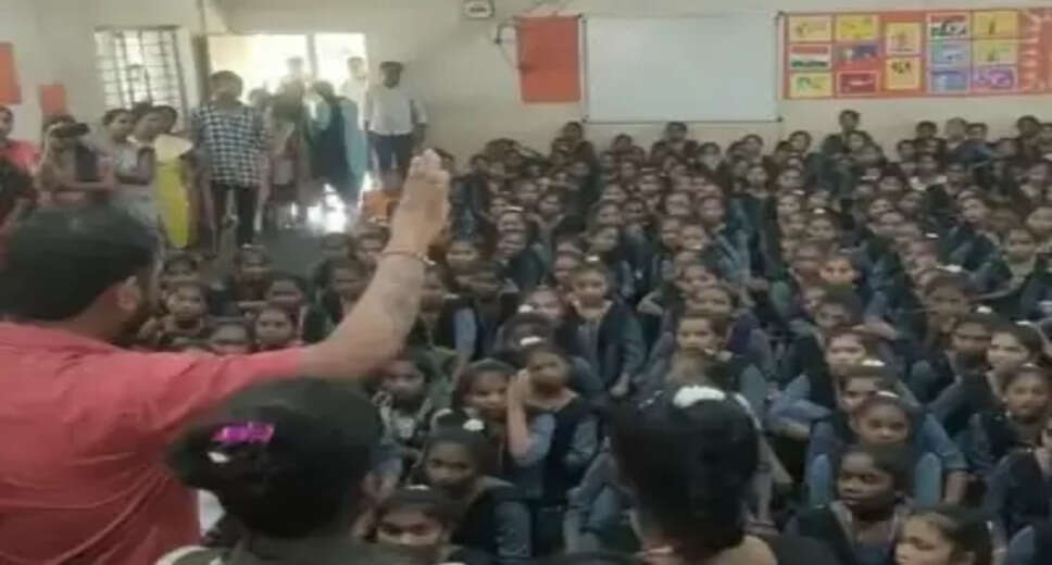Valsad (Gujarat), Sep 23 | In Eklavya Kanya Saksharta Nivasi Shala, a government-run residential school in Valsad district of South Gujarat, girls have alleged that the cook filmed them while they were taking bath. The allegations are serious so a Deputy Superintendent of Police, local Crime Branch Police Inspector, local Sub Inspector and even Deputy Collector are looking into it. "If any one is found indulging in such act, they will be booked under the law," assured Rajdeepsinh Zala, Valsad District Superintendent of Police. At the same time, the officer addressed local media: "Girl students in their written application to the school Principal or to the police, do not mention about video recording or taking photos. The application submitted by the independent delegate of the Dharampur Taluka Panchayat Kalpesh Patel complains about inferior quality of food, the cook harassing girls, and tribal girls being discriminated against. But now, verbal complaints of video recording will be investigated. There are four male cooks and only one cook has an android phone, which is now in police possession and investigated." School Principal Nita Chaudhary told local media that the initial complaint was about poor quality of food and they had demanded for a women cook.