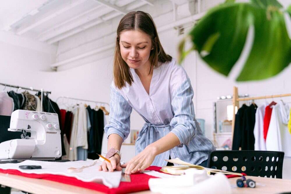 From Sketch to Success: Expert Tips for Fashion Entrepreneurs in 2023