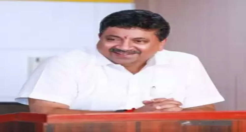 Chennai, March 20 (IANS) With a decline in number of persons from the state clearing the civil services exams, the Tamil Nadu government will provide financial assistance for 1,000 civil services aspirants every year, Finance Minister Palanivel Thiaga Rajan announced on Monday. Presenting the state's budget for FY24, he said that the Tamil Nadu Skill Development Corporation (TNSDC) will implement the scheme in coordination with Anna Staff Administrative College to help civil services aspirants to access better coaching facilities and materials. "Every year 1,000 civil services aspirants will be short listed through a screening test. Each aspirant will be provided Rs 7,500 per month for 10 months to prepare for the preliminary examination. Those students who clear the preliminary examination will be provided a lumpsum amount of Rs 25,000," he said. Rajan said a sum of Rs 10 crore has been allocated to the TNSDC in the budget.