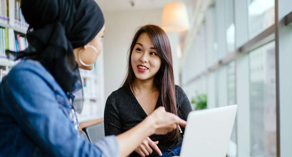 Mastering Performance Reviews: 11 Do's and Don'ts for Effective Management