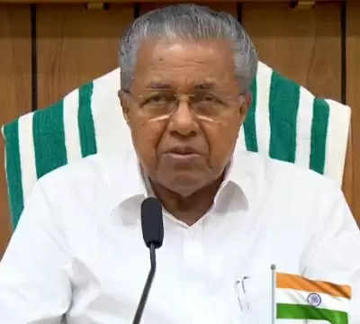  The war of words between Kerala Governor Arif Mohammed Khan and Chief Minister Pinarayi Vijayan has already reached unprecedented levels, and a new showdown loomed as the LDF government on Wednesday called for a special Assembly session from December 5.