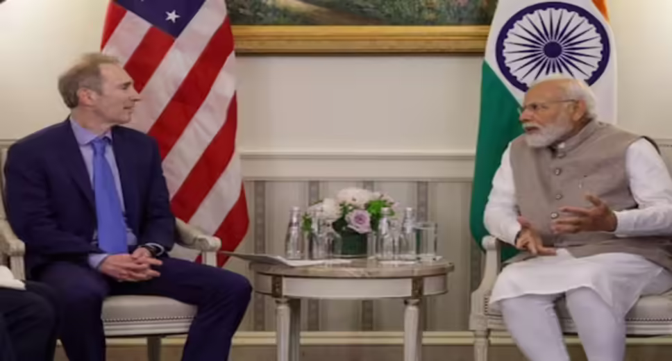 The Prime Minister Narendra Modi’s visit to United States and Egypt are now bearing fruits as Amazon is set to create 20 lakh jobs in India. Union Minister of State, Rajeev Chandrasekhar tweeted and informed the masses that Amazon CEO Andy Jassy will create 20 lakh jobs in India and invest $26 Billion by 2030 in the country. The announcement soon after Andy Jassy and Narendra Modi concluded there meeting in the US. This big investment commitment by @amazonIN is to invest $26 billion by 2030 and create 20 Lakh jobs in India - is consistent wth PM @narendramodi ji’s vision of a Digital and Self-Reliant India n will help further deepen the #AI(America-India) tech partnership#ModiInUSA… https://t.co/HUJlI88k1K— Rajeev Chandrasekhar 🇮🇳 (@Rajeev_GoI) June 24, 2023 During their discussion, PM Modi and Amazon CEO talked on how to help Indian startups, generate employment opportunities, promote export, digitalization and empowering Indian masses and their small business to reach global scale. Sharing the minutes of the meeting, Andy Jassy informed that he has committed $26 Billion investment in the country by 2023 and to also digitize 10 million small businesses and facilitate $20 Billion exports. Andy Jassy also shared the key points of the meeting on the microblogging site. Productive meeting with Prime Minister @NarendraModi. Discussed Amazon’s commitment to invest $26B in India by 2030; working together we will support startups, create jobs, enable exports, and empower individuals and small businesses to compete globally. pic.twitter.com/yEgy0TVqpK— Andy Jassy (@ajassy) June 23, 2023 Having previously digitised over 6.2 million small companies, enabled over $7 billion in exports, and produced over 1.3 million direct and indirect jobs, Amazon India is currently on course to deliver on them. Amazon recently celebrated ten years in India, enabling more than 12 lakh Indian enterprises to sell billions of dollars’ worth of goods online and ship their goods to clients in every functional pin code in the nation.