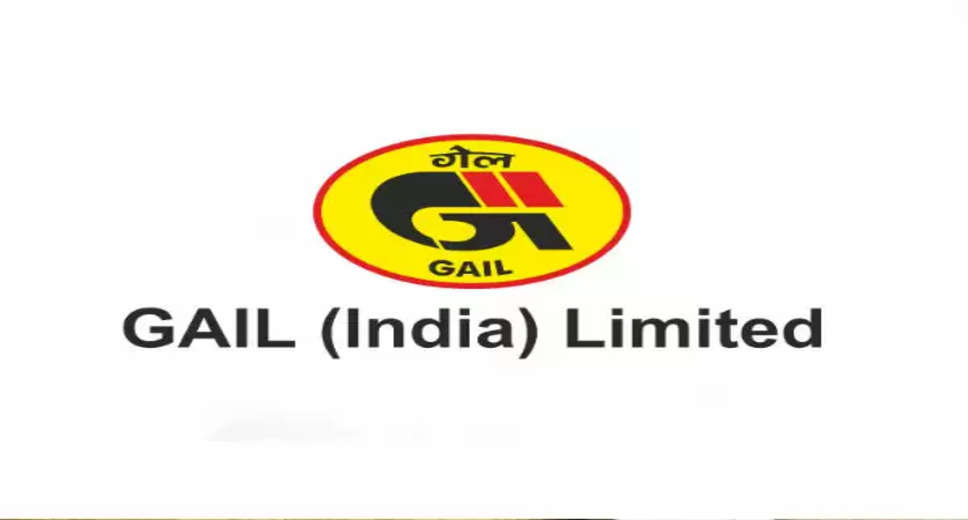  GAIL (India) Ltd Announces Online Form for Jr & Sr Associate Vacancy 2023    GAIL (India) Ltd has recently announced a special recruitment drive for the post of Senior & Junior Associates on a fixed-term employment basis. This opportunity is open to candidates who meet the eligibility criteria and are interested in pursuing a career with GAIL (India) Ltd. In this blog post, we will provide you with all the essential details you need to know about this recruitment drive.    Important Dates  The online application process for GAIL (India) Ltd Jr & Sr Associate Vacancy 2023 will begin on 10th March 2023 and the last date for submitting the application is 10th April 2023. Therefore, interested candidates are requested to apply online before the deadline.  Vacancy Details  GAIL (India) Ltd has announced a total of 120 vacancies for the following posts:  Senior Associate (Technical) – 72  Senior Associate (Fire & Safety) – 12  Senior Associate (Marketing) – 6  Senior Associate (Finance & Accounts) – 6  Senior Associate (Company Secretary) – 2  Senior Associate (Human Resource) – 6  Junior Associate (Technical) – 16  Eligibility Criteria  Candidates who wish to apply for the GAIL (India) Ltd Jr & Sr Associate Vacancy 2023 must meet the following eligibility criteria:  Age Limit: The upper age limit for the candidates is 32 years. However, age relaxation is applicable as per the rules.  Educational Qualification: Candidates must possess a Diploma/Degree/PG in a relevant discipline.  Application Fee  Candidates belonging to the UR/EWS/OBC (NCL) category are required to pay an application fee of Rs. 100/-, while SC/ST/PWD candidates are exempted from paying any application fee. The payment mode for the application fee is online.    How to Apply  Interested candidates can apply for the GAIL (India) Ltd Jr & Sr Associate Vacancy 2023 by visiting the official website of GAIL. The online application process will begin on 10th March 2023, and the last date for submitting the application is 10th April 2023.  Important Links  Candidates can find the official notification and the online application link on the official website of GAIL (India) Ltd. To access these links, please click on the following links:  Official Notification: Click Here  Official Website: Click Here