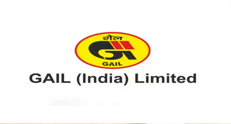 GAIL (India) Ltd Announces Online Form for Jr & Sr Associate Vacancy 2023 GAIL (India) Ltd has recently announced a special recruitment drive for the post of Senior & Junior Associates on a fixed-term employment basis. This opportunity is open to candidates who meet the eligibility criteria and are interested in pursuing a career with GAIL (India) Ltd. In this blog post, we will provide you with all the essential details you need to know about this recruitment drive. Important Dates The online application process for GAIL (India) Ltd Jr & Sr Associate Vacancy 2023 will begin on 10th March 2023 and the last date for submitting the application is 10th April 2023. Therefore, interested candidates are requested to apply online before the deadline. Vacancy Details GAIL (India) Ltd has announced a total of 120 vacancies for the following posts: Senior Associate (Technical) – 72 Senior Associate (Fire & Safety) – 12 Senior Associate (Marketing) – 6 Senior Associate (Finance & Accounts) – 6 Senior Associate (Company Secretary) – 2 Senior Associate (Human Resource) – 6 Junior Associate (Technical) – 16 Eligibility Criteria Candidates who wish to apply for the GAIL (India) Ltd Jr & Sr Associate Vacancy 2023 must meet the following eligibility criteria: Age Limit: The upper age limit for the candidates is 32 years. However, age relaxation is applicable as per the rules. Educational Qualification: Candidates must possess a Diploma/Degree/PG in a relevant discipline. Application Fee Candidates belonging to the UR/EWS/OBC (NCL) category are required to pay an application fee of Rs. 100/-, while SC/ST/PWD candidates are exempted from paying any application fee. The payment mode for the application fee is online. How to Apply Interested candidates can apply for the GAIL (India) Ltd Jr & Sr Associate Vacancy 2023 by visiting the official website of GAIL. The online application process will begin on 10th March 2023, and the last date for submitting the application is 10th April 2023. Important Links Candidates can find the official notification and the online application link on the official website of GAIL (India) Ltd. To access these links, please click on the following links: Official Notification: Click Here Official Website: Click Here