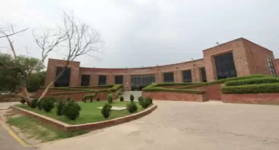 New Delhi, Jan 26 (IANS) Delhi Police said on Wednesday that they have received cross complaints from both Jawaharlal Nehru University Students' Union (JNSU) and the Akhil Bharatiya Vidyarthi Parishad (ABVP) a day after high drama prevailed on the Jawaharlal Nehru University (JNU) campus on Tuesday night, with JNSU members alleging that they were attacked with stones while watching a controversial BBC documentary on Prime Minister Narendra Modi. A senior police officer said they have received cross complaints from JNUSU and ABVP, which are being looked into, adding that further action will be taken accordingly. Two students have alleged that they were harassed and assaulted by the JNU students' union members. However, the claims were rejected by JNUSU president Aishe Ghosh. Ghosh claimed that ABVP members threw stones at a gathering watching the BBC documentary, and the two complainant, both ABVP members, were not harassed. A section of students under the banner of JNUSU had distributed pamphlets for the screening of the documentary at 9 p.m. on Tuesday. Several students had gathered at the JNU students' union office for the screening of the BBC documentary. However, the electricity connection at the JNUSU office was snapped on Tuesday and students said that they were watching the documentary on their cellphones when stones were pelted on them. Gaurav, a second-year post-graduate student and an ABVP member, claimed that he was assaulted by JNUSU members though he did not pelt stone on them. "Me and my friend were going for tea when we noticed a gathering of several people on the campus. Soon, we were surrounded by some students who grabbed me and even dragged me. I am a heart patient and have anxiety issues. But still they harassed me," said Gaurav. Late on Tuesday night, scores of students had also marched to the Vasant Kunj police station to lodge a complaint against the alleged stone pelters while raising slogans against the JNU administration. The JNU administration was of the view that "such unauthorised activities on the campus may disturb peace and harmony" in the university. However, even after the warning, when the students remained adamant, the university administration decided to disconnect electricity and internet connection. The varsity had earlier stated that no prior permission was sought from the JNU administration for the screening of the documentary. Meanwhile, ABVP's JNU unit president Rohit Kumar said the students' body "welcomes the instructions to stop the screening of the documentary". "The BBC has been working to tarnish the image of India by making documentaries with fake agenda," he said. The Central government had earlier termed the BBC documentary as propaganda against the Prime Minister and the country.