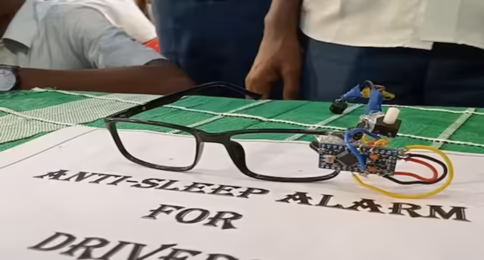 The main cause of accidents that occur at night is often attributed to drivers who squint their eyes while driving. A third-year Polytechnic student from Virudhunagar in Tamil Nadu has created a unique type of eyeglasses with sensors to prevent drivers from dozing off while driving. Vellaichamy Nadar Polytechnic College organised a technical exposition at a private hall in Virudhunagar district on April 8 where several students showcased their creations. However, all eyes were drawn to a pair of glasses designed to prevent drowsiness among drivers. The creator of this innovative eyewear, Venkatesh, stated that after being exhibited in Delhi, it is now being showcased here. These glasses can be used by drivers and night laborers to keep their eyes open while working, according to Venkatesh. “The sensor-equipped mirror is designed to emit a sound two seconds after the driver closes their eyelids, which will awaken them. The device is designed to automatically stop the sound after two seconds of waking up," he explained. The student expressed hope that in the future, these glasses could be connected to the vehicle, and models could be developed that would automatically stop the engine after sounding the alarm. This feature would be particularly useful for drivers and watchmen who work at night and need to keep a lookout for burglars.