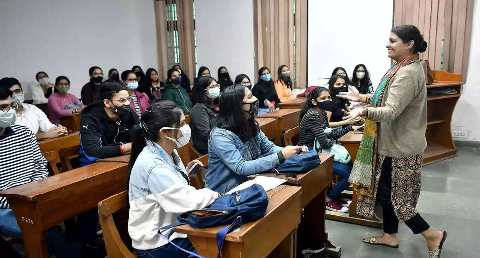 Delhi University Grants Second Chance to COVID-Affected Students for Degree Completion