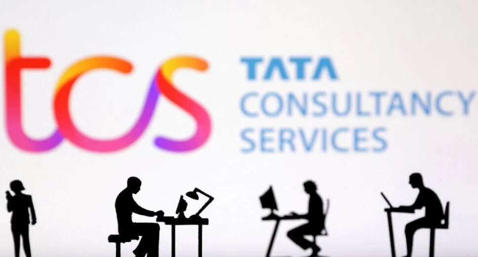 The year 2024 is poised to bring significant changes to the hiring landscape in the IT sector. With concerns about a recession looming over the United States, major tech giants such as TCS, Infosys, Wipro, Tech Mahindra, and Accenture are reevaluating their strategies for fresh graduate recruitment.