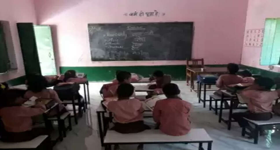 Lucknow, Jan 6 (IANS) Students of Class 1 to 3 in government primary schools in Uttar Pradesh will be honoured every month for excellence. According to a state government press release, the selected students will be honoured in a ceremony in the presence of their parents and dignitaries. This is an attempt to enhance the quality of education and the ceremony will be known as 'Nipun Samman'. Students from Classes 1-3 will be eligible for the meritorious student award if they meet their Class's proficient targets in Hindi and Mathematics. There will be assessment of children's skilful efficiency using the 'Nipun Lakshya' app. Diploma in Elementary Education (D.El.Ed) trainees provide this assessment under the leadership of the principal, District Institute for Education and Training (DIET). Parents and other dignitaries will be invited to the ceremony and a badge will be awarded to the deserving student. It also improves the association between the school and the community. The significance of encouraging all children and their parents to help their children become skilled students and the school to become a capable school will be published and motivated. The principal of DIET will prepare a roster for the current session (January to March 2023) in which schools will be allotted to all D.El.Ed trainees. These trainees will visit the designated schools on the day of the assessment. Instructions are given to create the roster so that the assessment of the children on the 'Nipun Lakshya' app is completed once in all the districts' schools from January to March. In five working days per month, two D.El.Ed trainees will visit 10 schools (2 schools per working day). The trainees will assess children from Classes 1-3 using the 'Nipun Lakshya' app.
