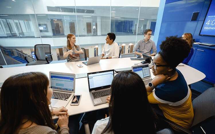 Business Analytics Education in the USA Made Smoother for Aspiring Students